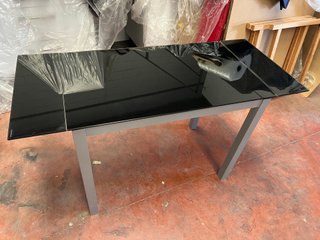 Mesa extensible cristal templado negro