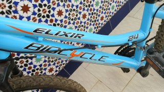 Bicicleta infantil azul rueda 24.