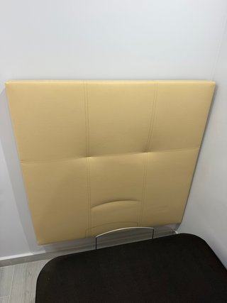 Cabecero de tela beige, para cama de 90 .