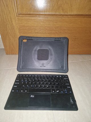 Funda y Teclado Rii