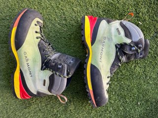 Botas de Montaña Garmont Semirrígidas