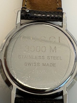 Reloj Gucci Negro y Plateado