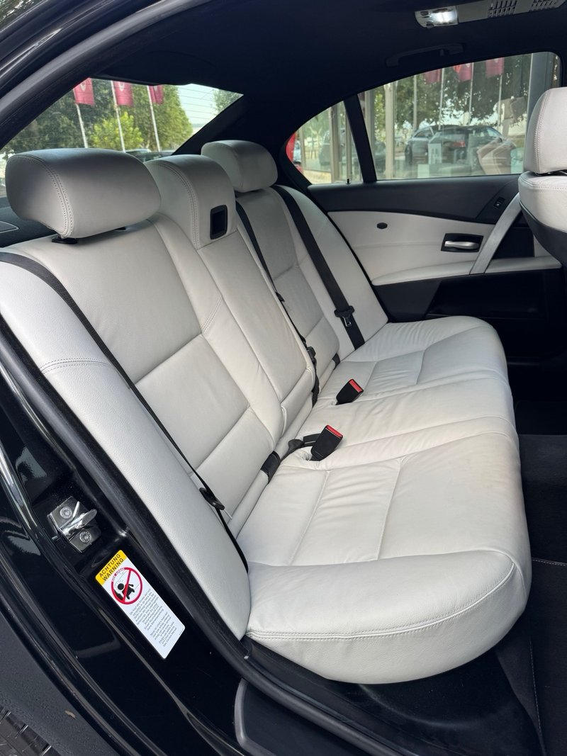 BMW Serie 5 2006, foto 19