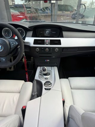 BMW M5 V10