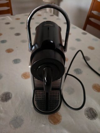 Cafetera Nespresso Pixie Titanio