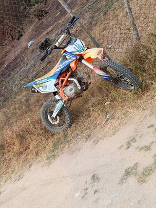 Moto Motocross Naranja y Blanca