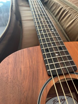 Guitarra acústica Taylor Baby BTe-Koa