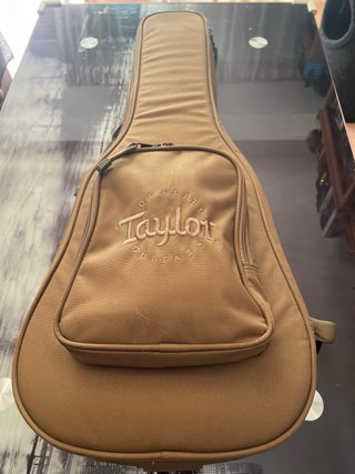 Guitarra acústica Taylor Baby BTe-Koa
