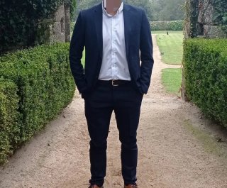 Traje azul marino