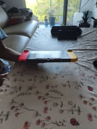 Nintendo Switch Roja y Amarilla