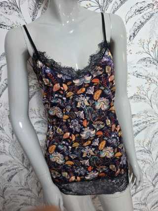 Camiseta tirantes floral encaje