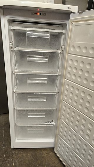 Congelador Vertical No Frost 145x55