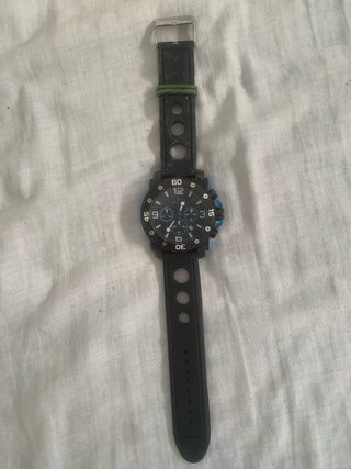 Reloj Invicta Negro y Azul