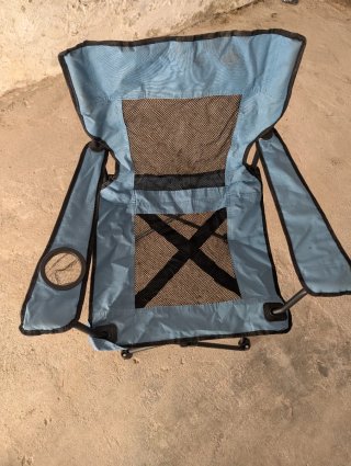 Silla de camping plegable azul (tengo dos iguales)