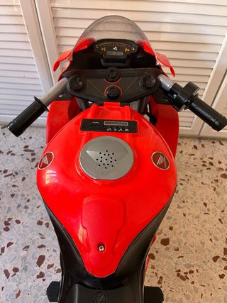 Moto niño Honda CBR roja y negra