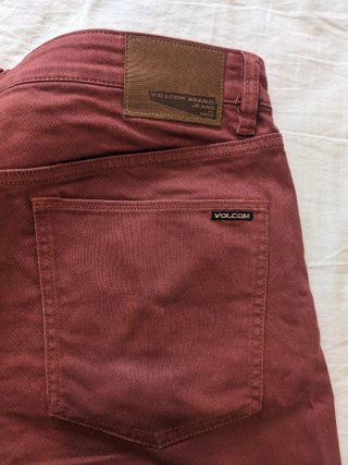 Shorts Volcom Rojos talla 34. En perfecto estado.