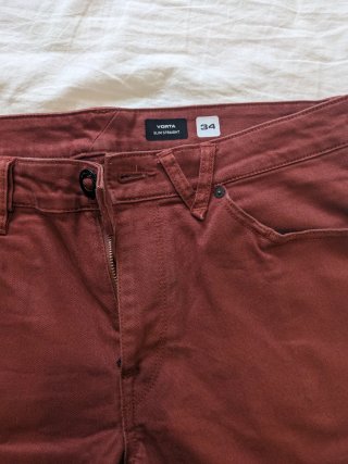 Shorts Volcom Rojos talla 34. En perfecto estado.