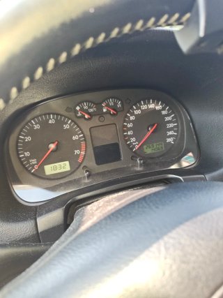 Volkswagen Golf 2003