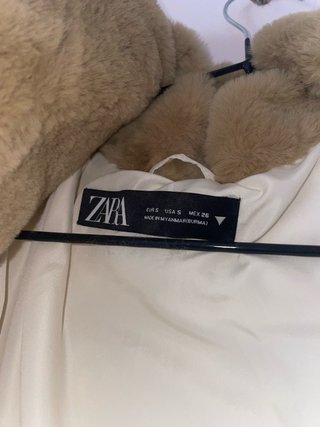 Plumífero Zara Blanco con Capucha