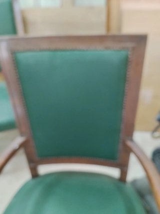 2 Sillas de madera y tela verdes