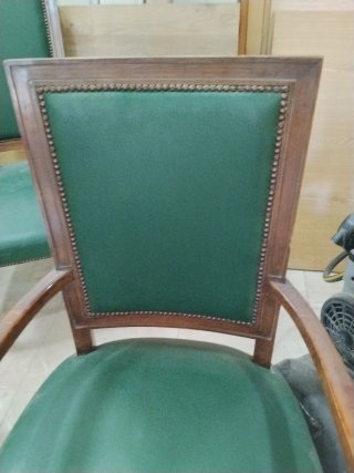 2 Sillas de madera y tela verdes
