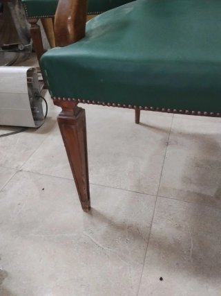 2 Sillas de madera y tela verdes