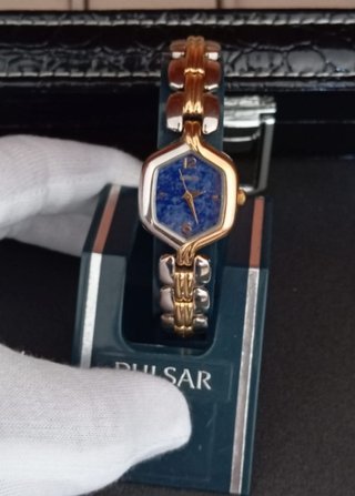 Reloj Lorus Mujer Azul y Dorado
