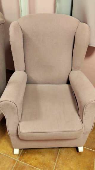 Sillón mecedora lactancia tela beige/rosa