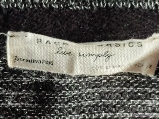 Camiseta gris con toques brillantes