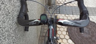 Bicicleta de carretera Giant Negra y Amarilla