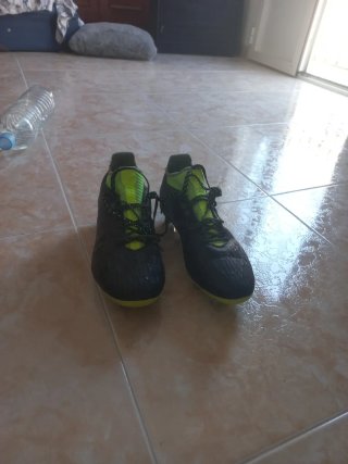 Zapatillas de fútbol con tacos
