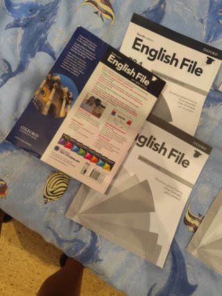 English File With Online Practice for Speakerts...