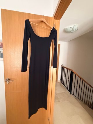 Vestido negro manga larga talla única  Es elastico