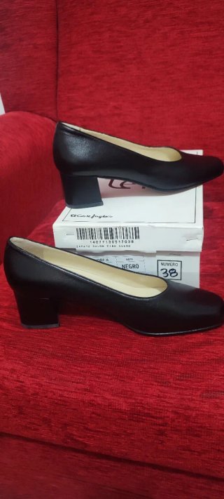 Zapatos de salón negros El Corte Inglés T.38