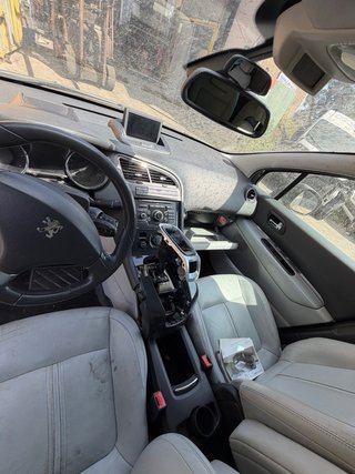 Despiece Peugeot 5008 (2010) 1.6 HDI 110 cv