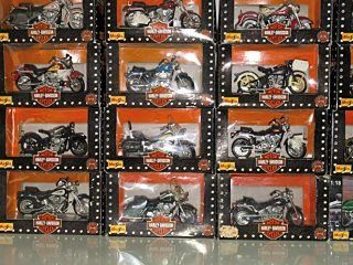 Colección 30 Harley Davidson Maisto en Caja