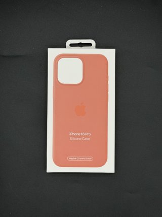 Funda iPhone 16 Pro Silicona Nueva 3