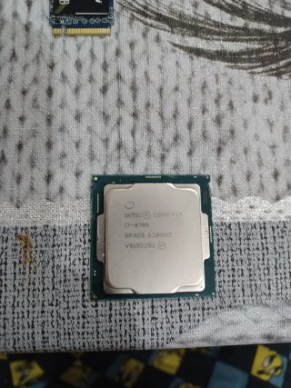 Procesador Intel i7-8700  SSD MSI SPATIUM M390 50