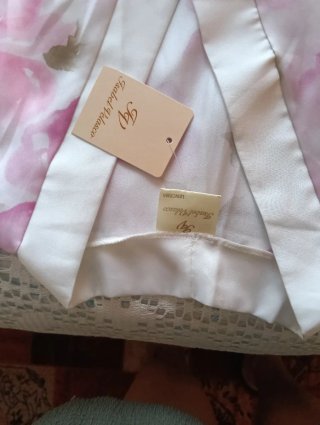 Bata de Raso de seda floral ( sin estrenar)