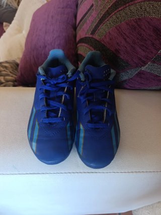 Botas de fútbol Adidas Messi niño azul/dorado