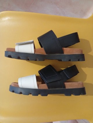 Sandalias Camper Mujer Negras y Blancas