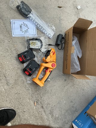 Cortasetos eléctrico 2 baterías