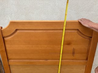 Conjunto de pino: cabecero, mesilla y cómoda
