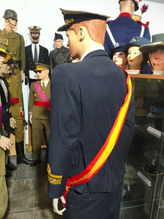 Antiguo desuso Uniforme Armada