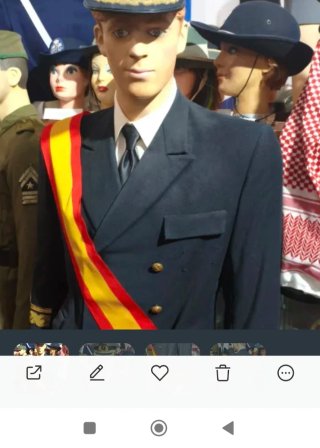 Antiguo desuso Uniforme Armada