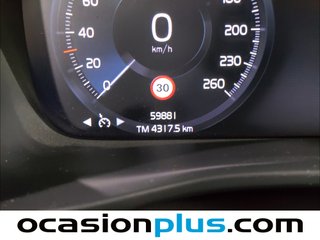 Volvo XC40 T2 Essential 95 kW (129 CV)