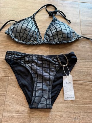 Bikini plateado y negro