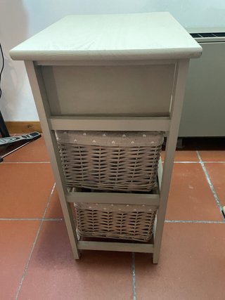 Comodino Shabby Chic con cesti in vimini