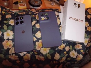 Dispongo de dos Motorolas moto g67