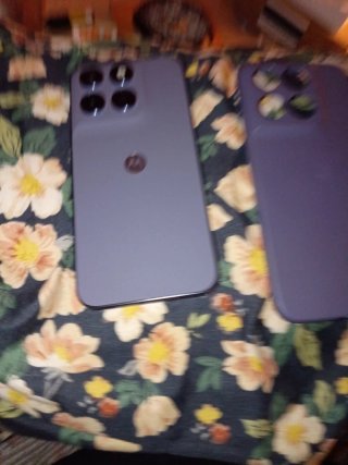 Dispongo de dos Motorolas moto g67
